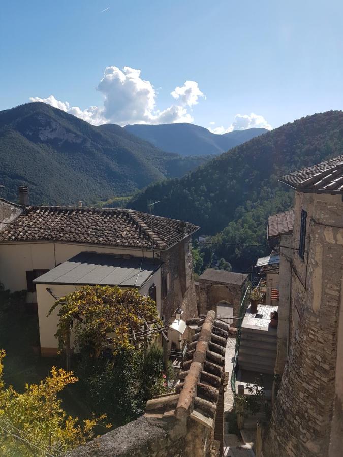 Borgo Nel Tempo Appartement Collestatte Buitenkant foto